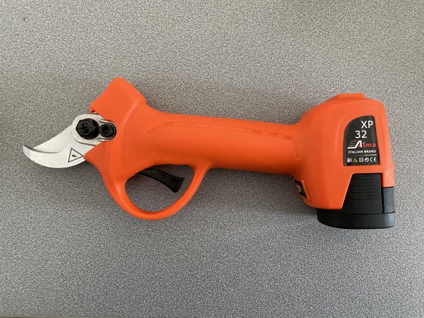 FORBICE A BATTERIA INTEGRATA AIMA XP32