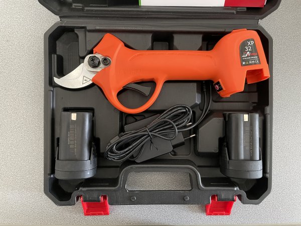 FORBICE A BATTERIA INTEGRATA AIMA XP32